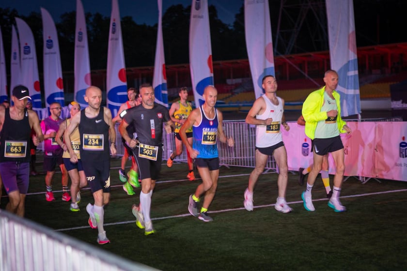 10. PKO Nocny Wrocław Półmaraton. Zdjęcia zawodników