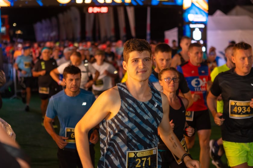 10. PKO Nocny Wrocław Półmaraton. Zdjęcia zawodników