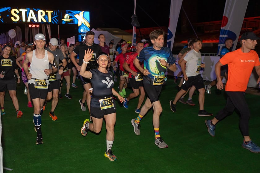 10. PKO Nocny Wrocław Półmaraton. Zdjęcia zawodników