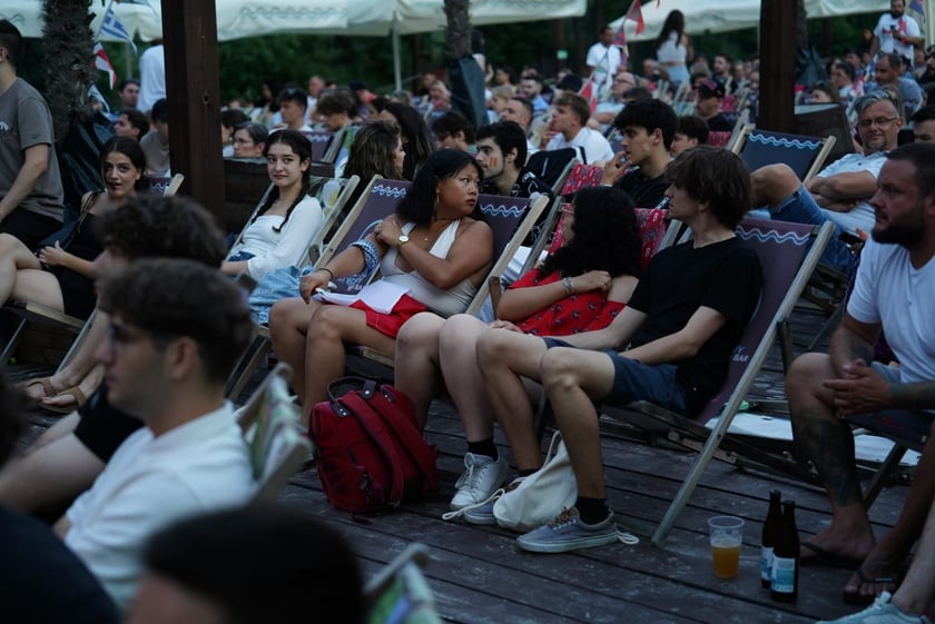 Strefa kibica w Porcie Węglowym Beach Bar podczas finałowego meczu Hiszpania - Anglia