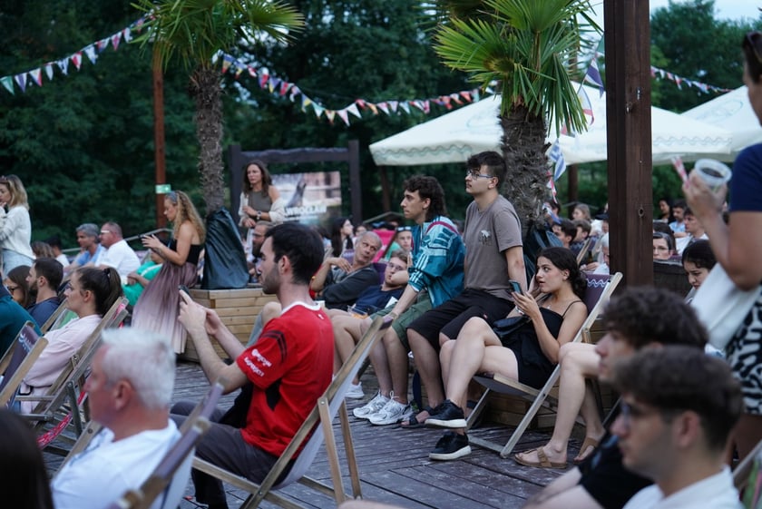 Strefa kibica w Porcie Węglowym Beach Bar podczas finałowego meczu Hiszpania - Anglia