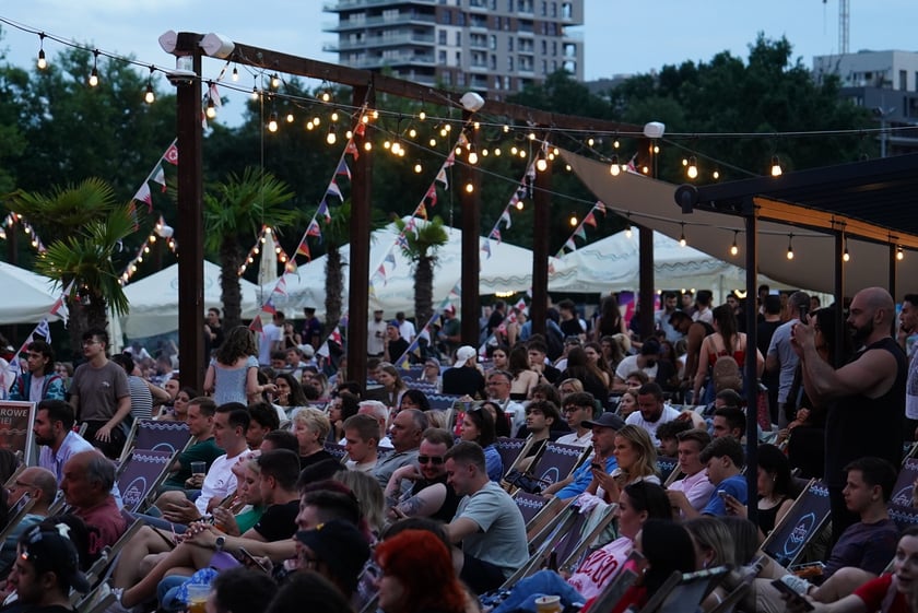 Strefa kibica w Porcie Węglowym Beach Bar podczas finałowego meczu Hiszpania - Anglia