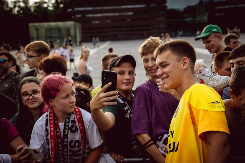 Oficjalna prezentacja pierwszego zespołu Śląska Wrocław. Plac Wolności we Wrocławiu