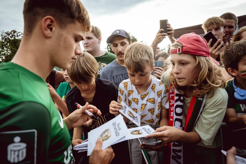 Oficjalna prezentacja pierwszego zespołu Śląska Wrocław. Plac Wolności we Wrocławiu