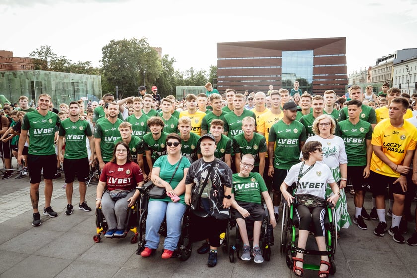 Oficjalna prezentacja pierwszego zespołu Śląska Wrocław. Plac Wolności we Wrocławiu
