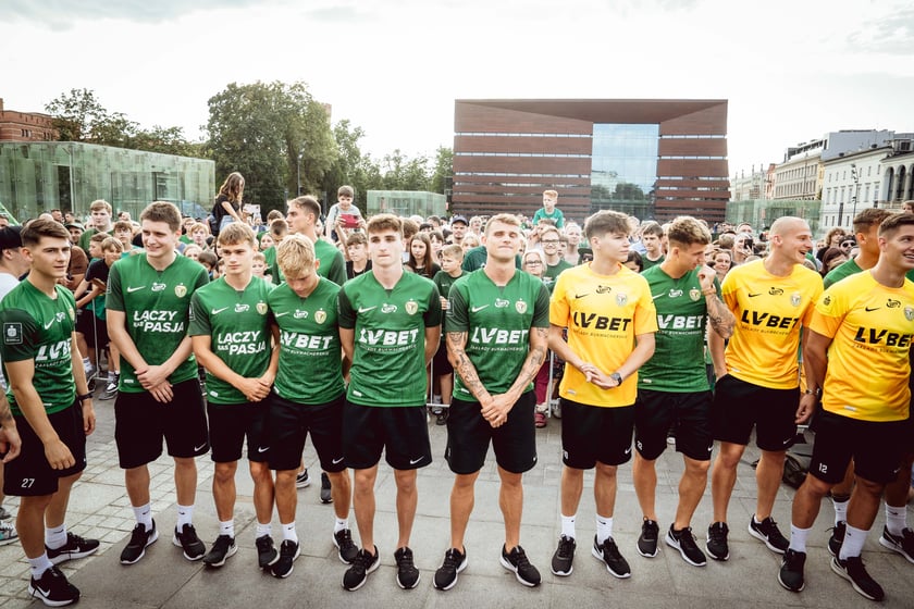 Oficjalna prezentacja pierwszego zespołu Śląska Wrocław. Plac Wolności we Wrocławiu