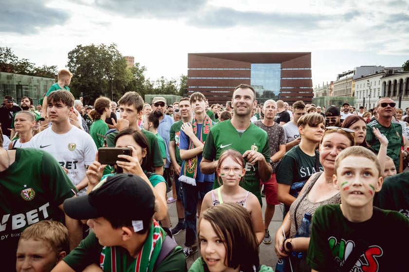 Oficjalna prezentacja pierwszego zespołu Śląska Wrocław. Plac Wolności we Wrocławiu