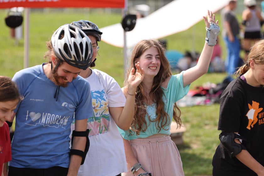 Charytatywny Drużynowy Maraton na Rolkach Tyłem - zdjęcia uczestników