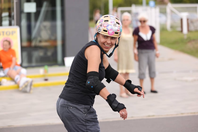 Charytatywny Drużynowy Maraton na Rolkach Tyłem - zdjęcia uczestników