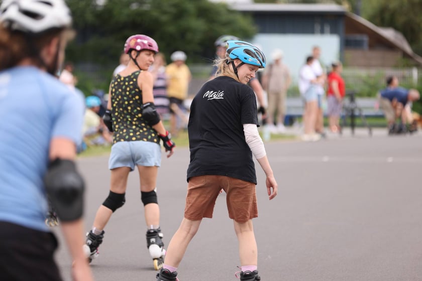 Charytatywny Drużynowy Maraton na Rolkach Tyłem - zdjęcia uczestników