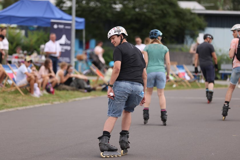 Charytatywny Drużynowy Maraton na Rolkach Tyłem - zdjęcia uczestników