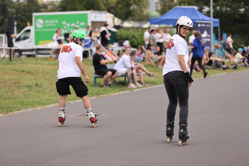 Charytatywny Drużynowy Maraton na Rolkach Tyłem - zdjęcia uczestników