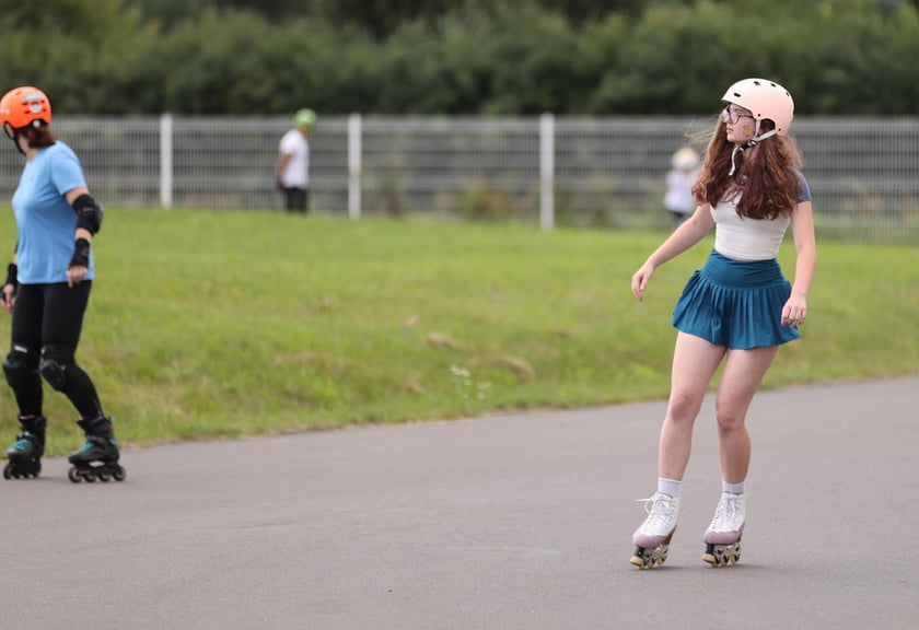 Charytatywny Drużynowy Maraton na Rolkach Tyłem - zdjęcia uczestników