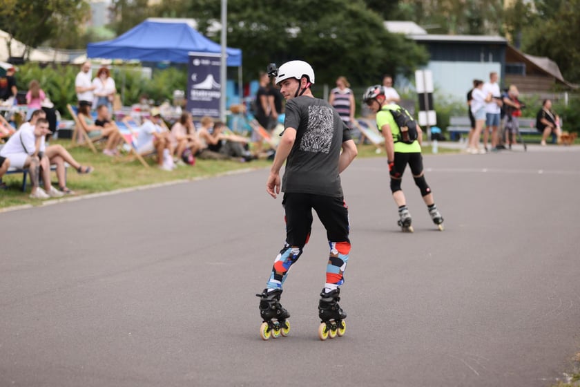 Charytatywny Drużynowy Maraton na Rolkach Tyłem - zdjęcia uczestników