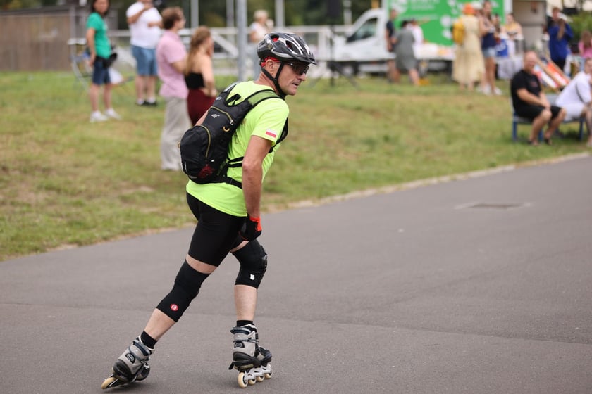 Charytatywny Drużynowy Maraton na Rolkach Tyłem - zdjęcia uczestników