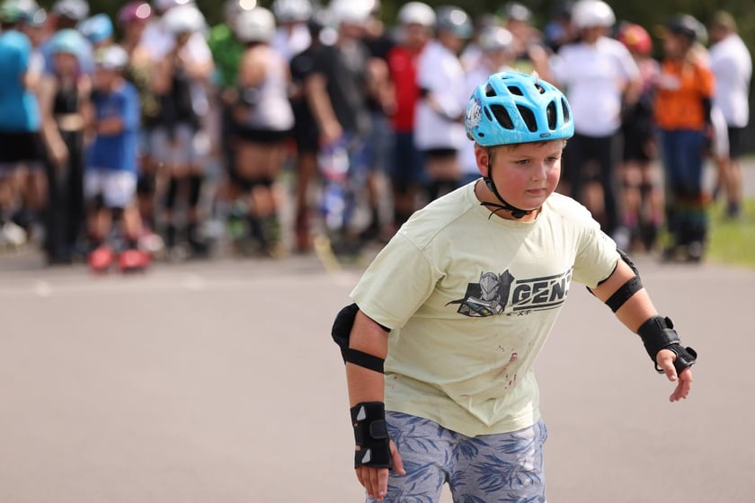 Charytatywny Drużynowy Maraton na Rolkach Tyłem - zdjęcia uczestników
