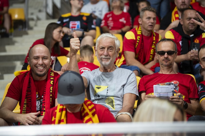 Kibice podczas meczu Betard Sparta Wrocław - GKM Grudziądz na Stadionie Olimpijskim