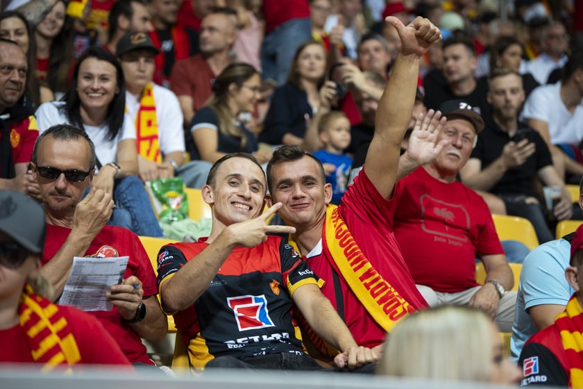 Kibice podczas meczu Betard Sparta Wrocław - GKM Grudziądz na Stadionie Olimpijskim