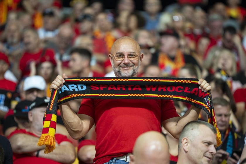 Kibice podczas meczu Betard Sparta Wrocław - GKM Grudziądz na Stadionie Olimpijskim