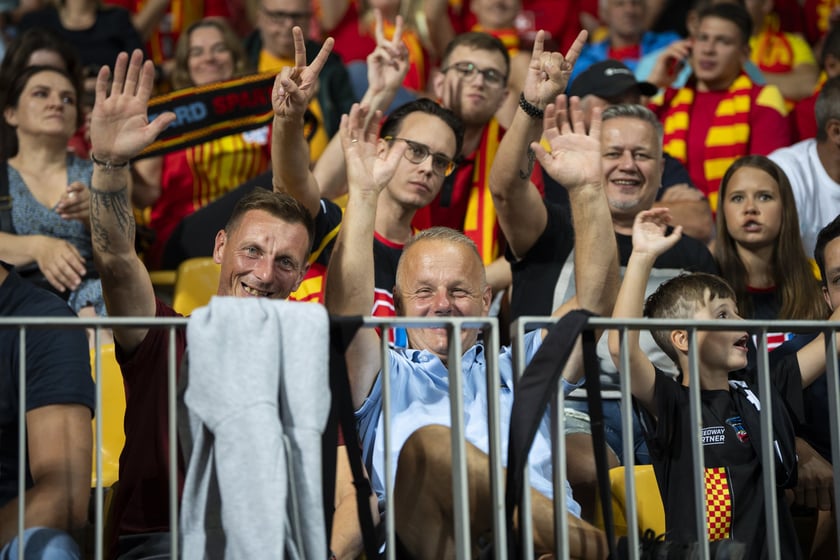Kibice podczas meczu Betard Sparta Wrocław - GKM Grudziądz na Stadionie Olimpijskim