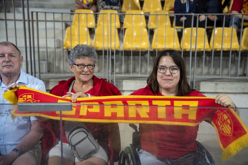 Kibice podczas meczu Betard Sparta Wrocław - GKM Grudziądz na Stadionie Olimpijskim