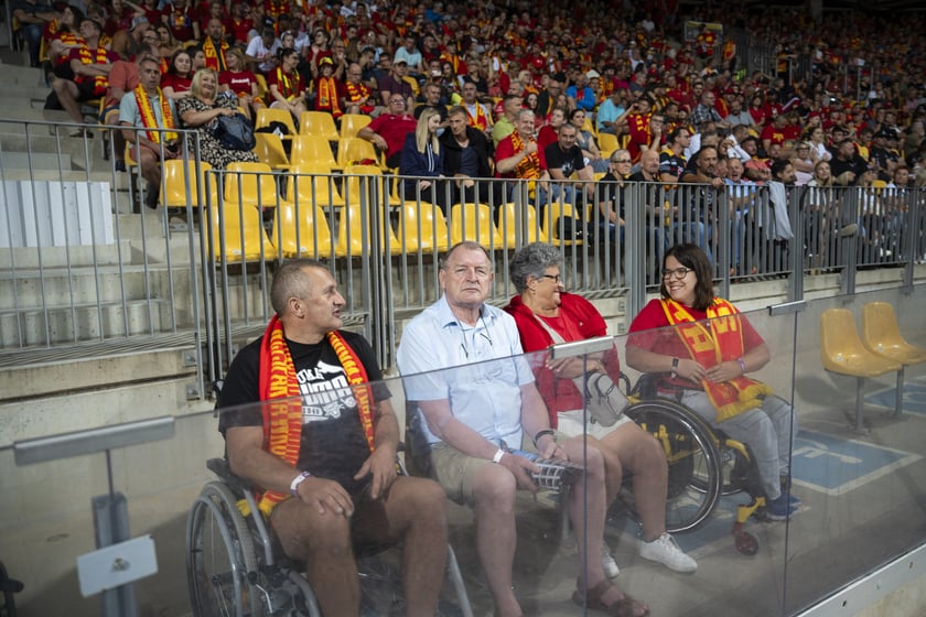 Kibice podczas meczu Betard Sparta Wrocław - GKM Grudziądz na Stadionie Olimpijskim