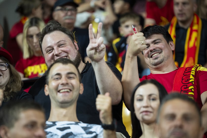 Kibice podczas meczu Betard Sparta Wrocław - GKM Grudziądz na Stadionie Olimpijskim