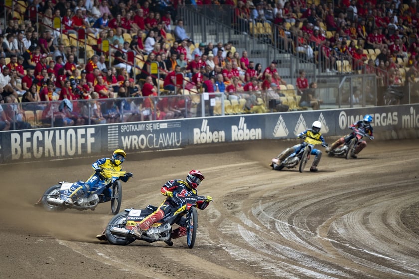 Kibice podczas meczu Betard Sparta Wrocław - GKM Grudziądz na Stadionie Olimpijskim