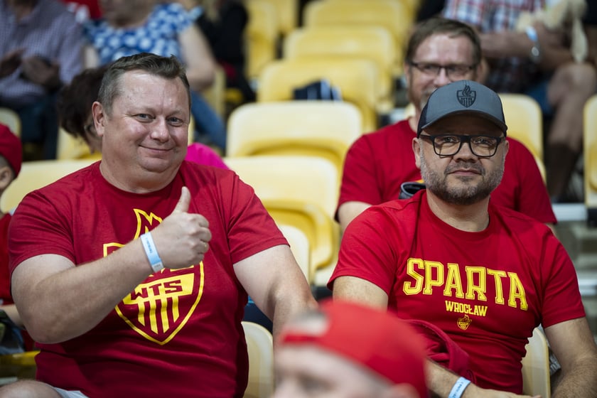 Kibice podczas meczu Betard Sparta Wrocław - GKM Grudziądz na Stadionie Olimpijskim