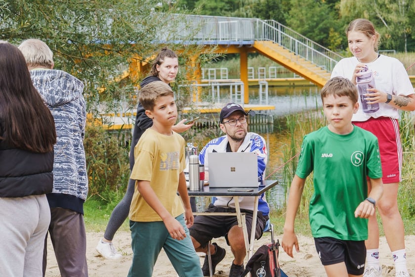 11 września uczniowie na sportowo zainaugurowali rok szkolny 2024/2025. Na Morskim Oku wzięli udział w Mistrzostwach Wrocławia w Indywidualnych Biegach Przełajowych.