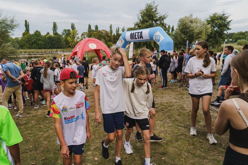 11 września uczniowie na sportowo zainaugurowali rok szkolny 2024/2025. Na Morskim Oku wzięli udział w Mistrzostwach Wrocławia w Indywidualnych Biegach Przełajowych.