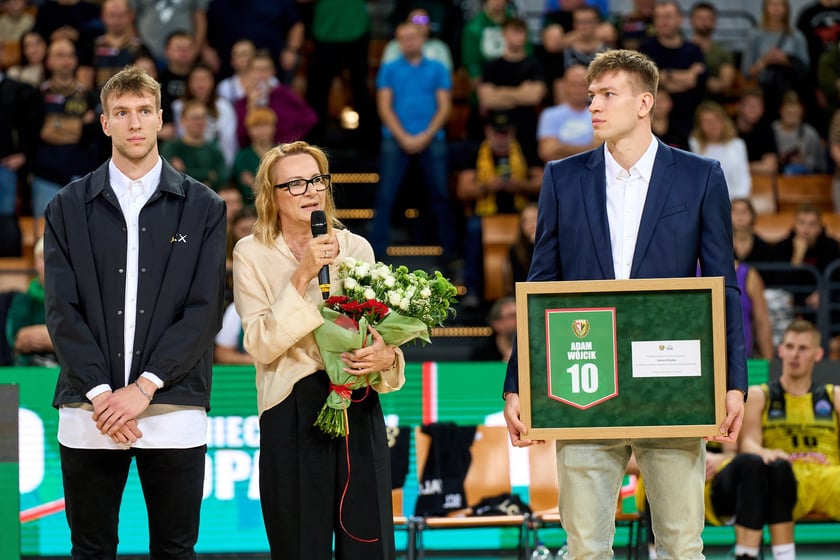 Szymon, Krystyna i Jan W&oacute;jcikowie; Śląsk - Falco w Hali Stulecia, 2 października 2024
