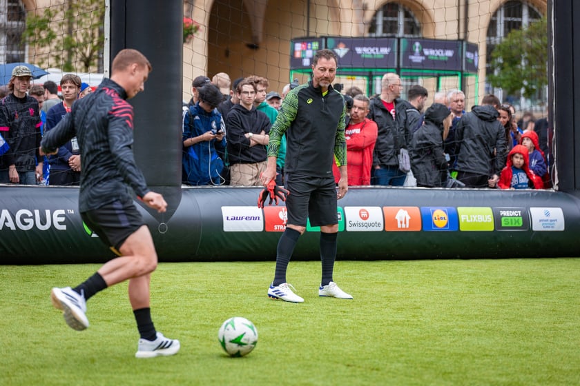 Pokazowy mecz w strefie Fan Festival w rynku, 28 maja 2025