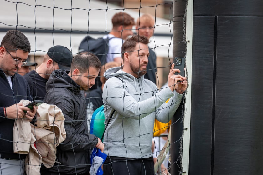 Pokazowy mecz w strefie Fan Festival w rynku, 28 maja 2025