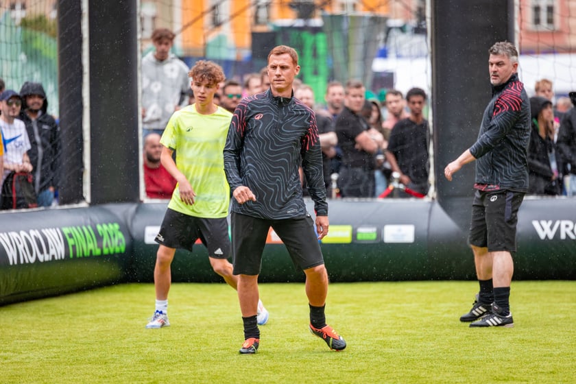 Pokazowy mecz w strefie Fan Festival w rynku, 28 maja 2025