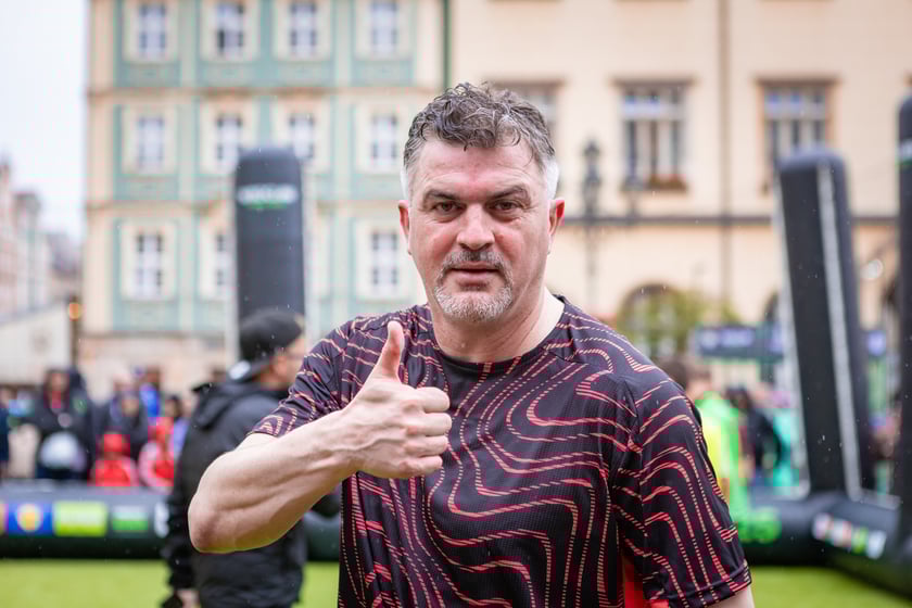 Pokazowy mecz w strefie Fan Festival w rynku, 28 maja 2025