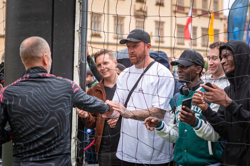 Pokazowy mecz w strefie Fan Festival w rynku, 28 maja 2025