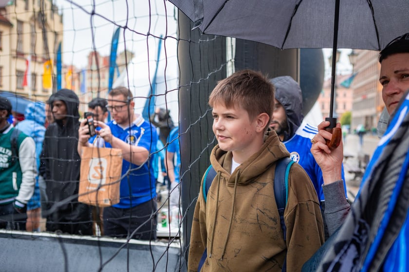 Pokazowy mecz w strefie Fan Festival w rynku, 28 maja 2025