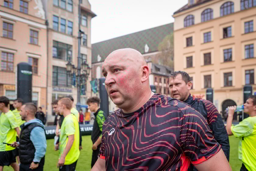 Pokazowy mecz w strefie Fan Festival w rynku, 28 maja 2025