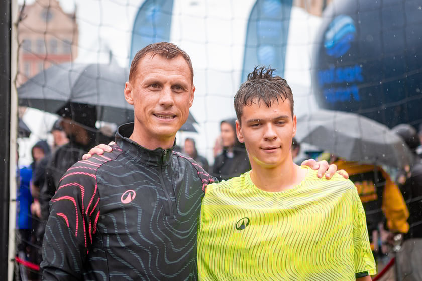 Pokazowy mecz w strefie Fan Festival w rynku, 28 maja 2025