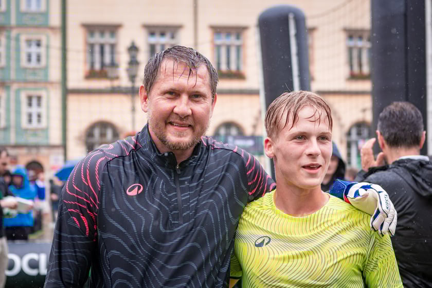 Pokazowy mecz w strefie Fan Festival w rynku, 28 maja 2025