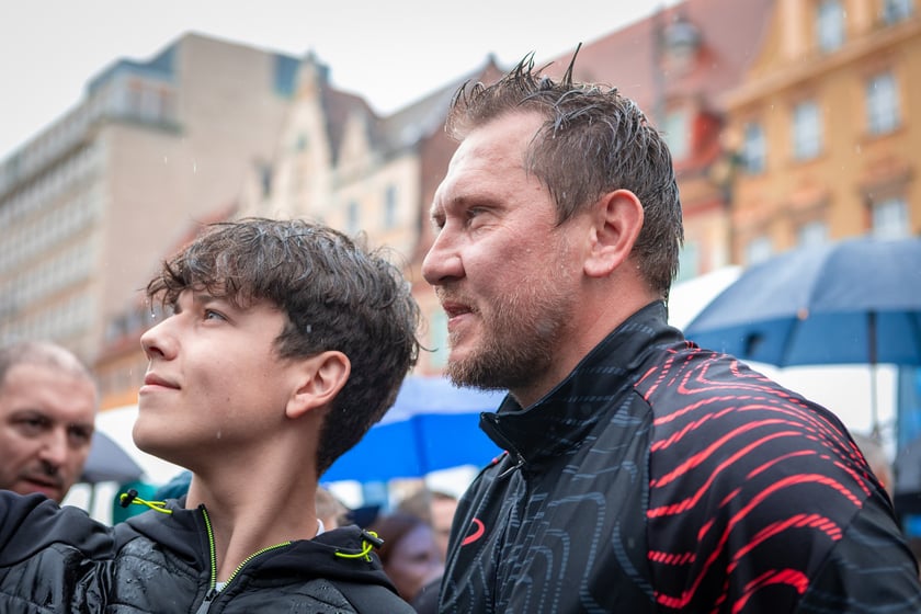 Pokazowy mecz w strefie Fan Festival w rynku, 28 maja 2025