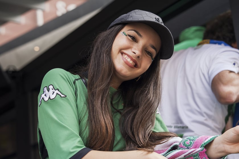 Kibice Realu Betis w strefie na Rynku kilka godzin przed finałem Ligi Konferencji