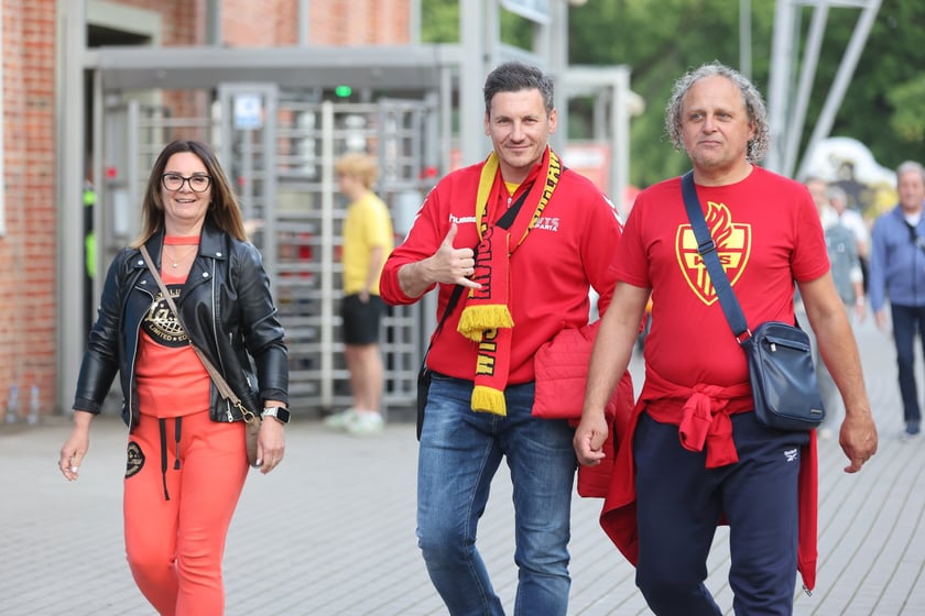 Kibice przed Stadionem Olimpijskim przed meczem Betard Sparta Wrocław - Włókniarz Częstochowa - 30 maja 2025 r.