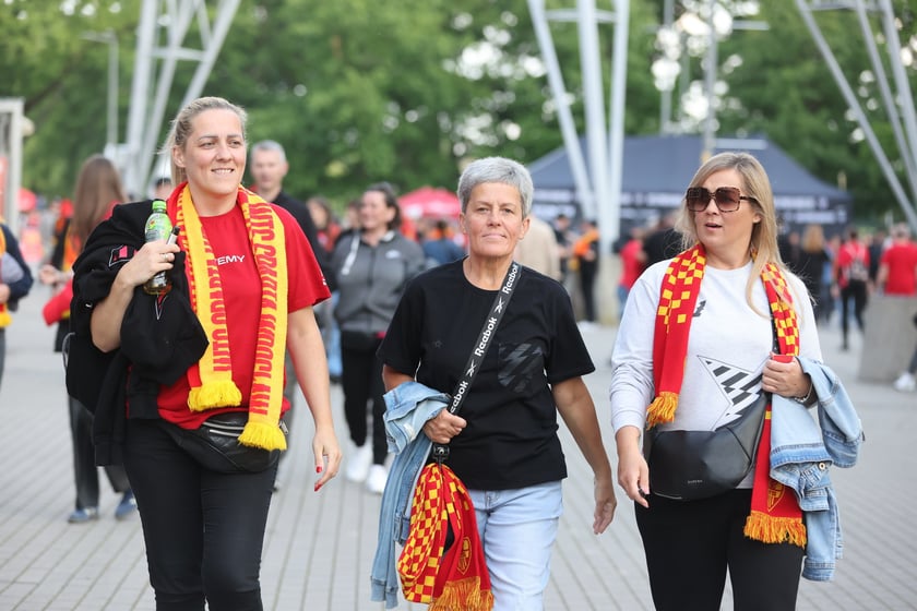 Kibice przed Stadionem Olimpijskim przed meczem Betard Sparta Wrocław - Włókniarz Częstochowa - 30 maja 2025 r.