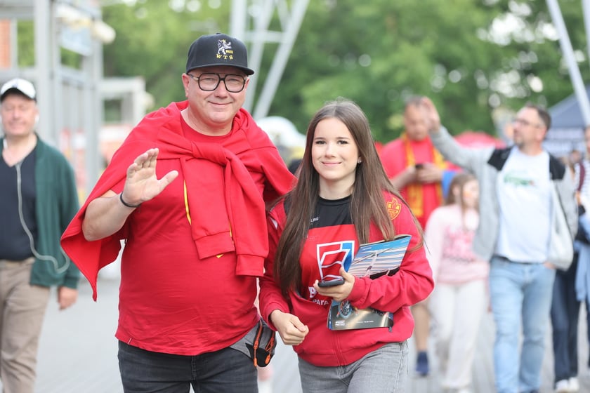 Kibice przed Stadionem Olimpijskim przed meczem Betard Sparta Wrocław - Włókniarz Częstochowa - 30 maja 2025 r.