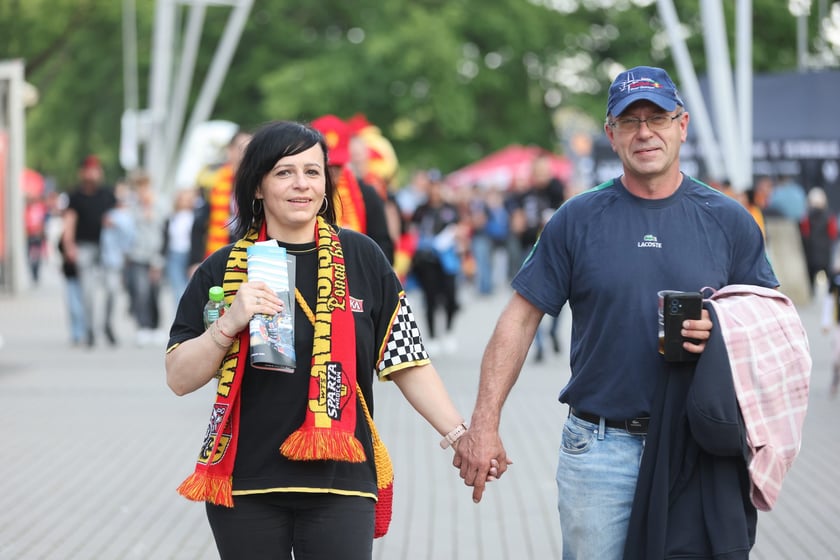Kibice przed Stadionem Olimpijskim przed meczem Betard Sparta Wrocław - Włókniarz Częstochowa - 30 maja 2025 r.
