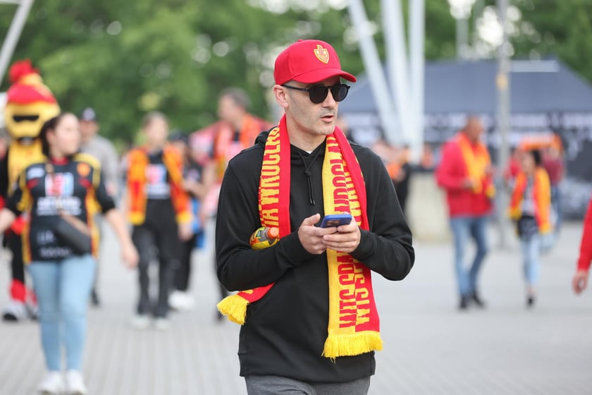 Kibice przed Stadionem Olimpijskim przed meczem Betard Sparta Wrocław - Włókniarz Częstochowa - 30 maja 2025 r.