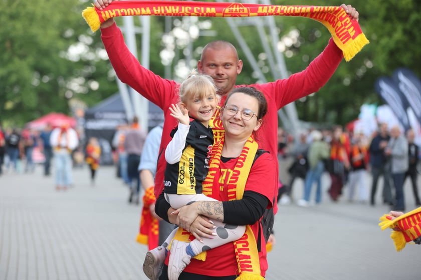 Kibice przed Stadionem Olimpijskim przed meczem Betard Sparta Wrocław - Włókniarz Częstochowa - 30 maja 2025 r.