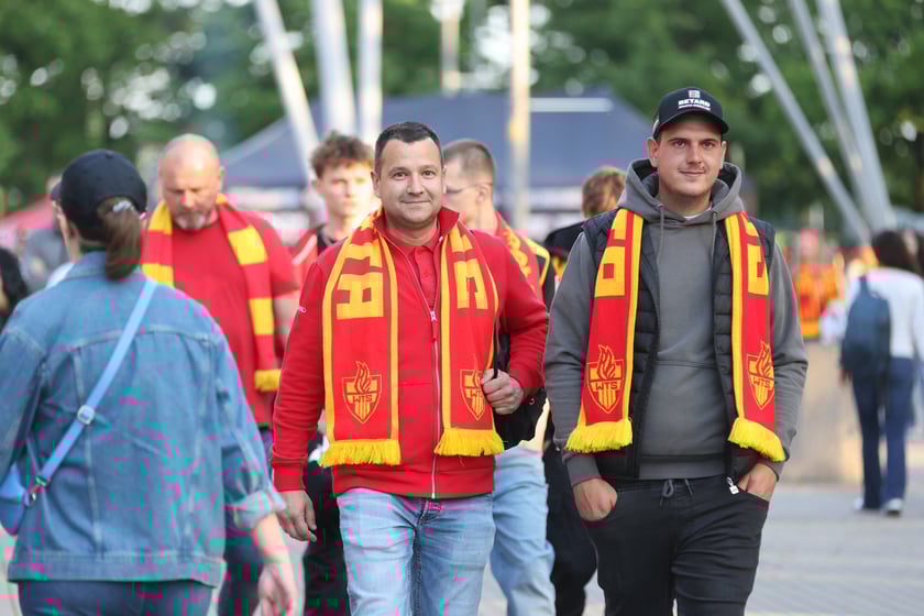 Kibice przed Stadionem Olimpijskim przed meczem Betard Sparta Wrocław - Włókniarz Częstochowa - 30 maja 2025 r.